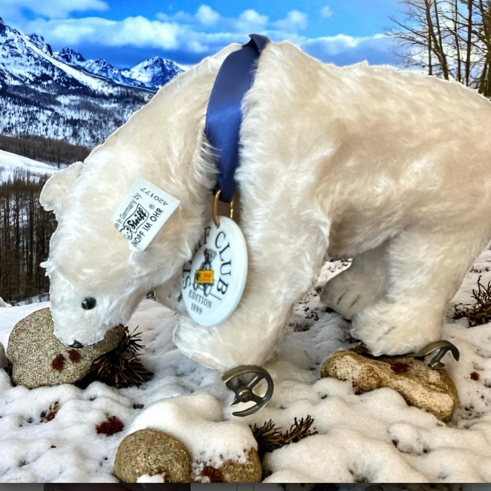 Steiff Polar Bear on Wheels EAN 420177